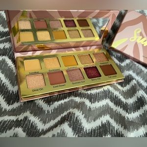 🆕 Violet Voss - Sunkissed eyeshadow palette- NEW
